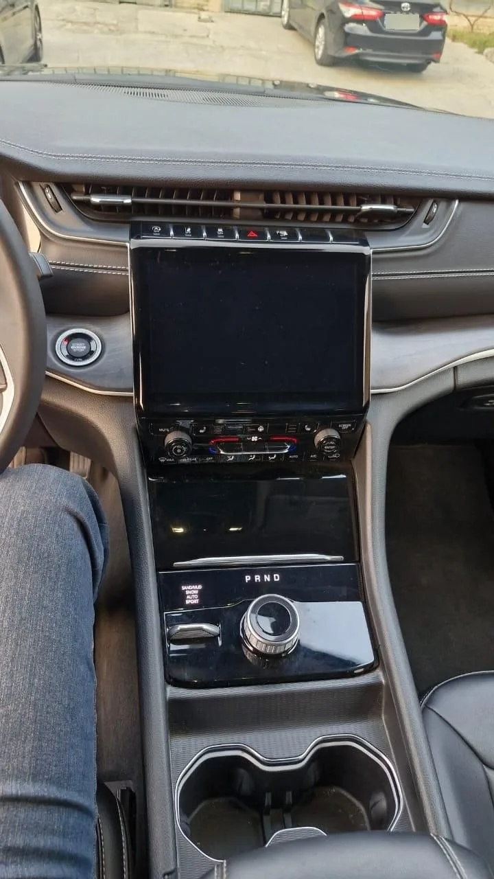 Jeep Grand Cherokee 2024 — миниатюра 2