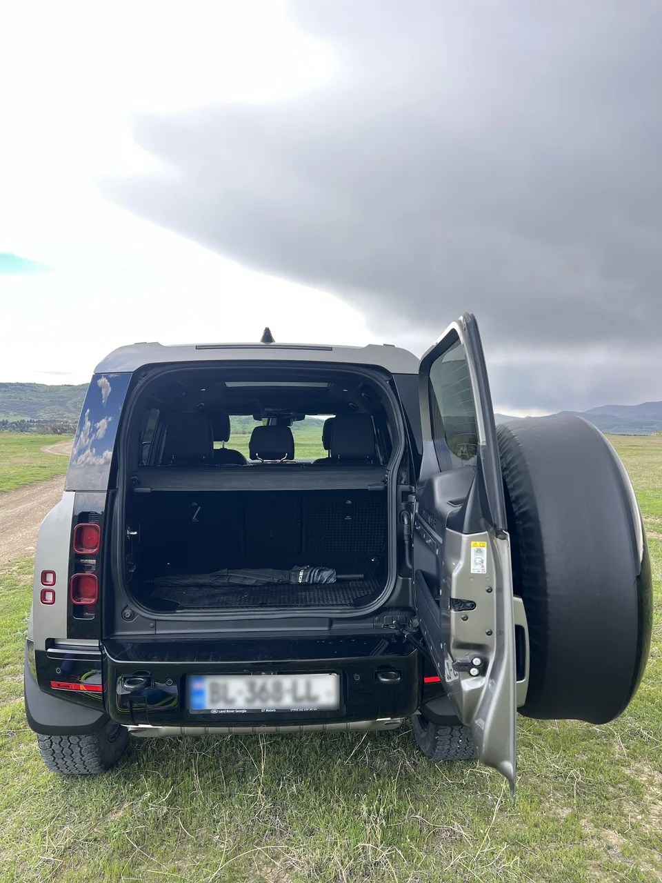 Land Rover Defender 110 2024 — миниатюра 2