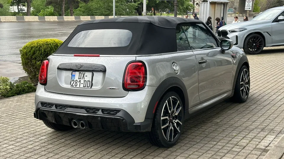 MINI Cooper JCW Convertible 2023 — миниатюра 5