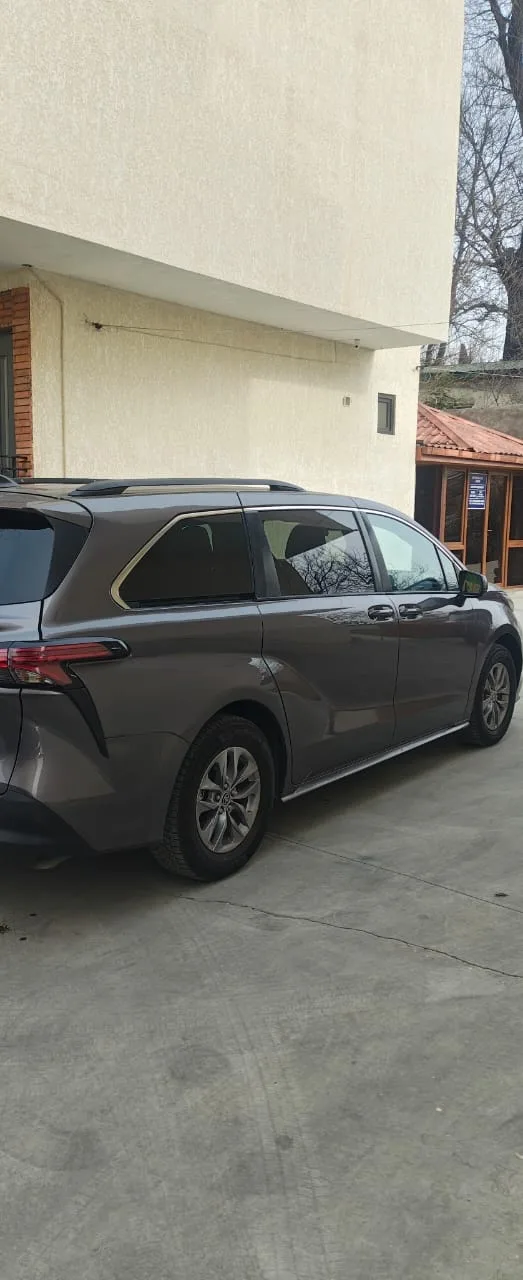 Toyota Sienna 2022 — миниатюра 5