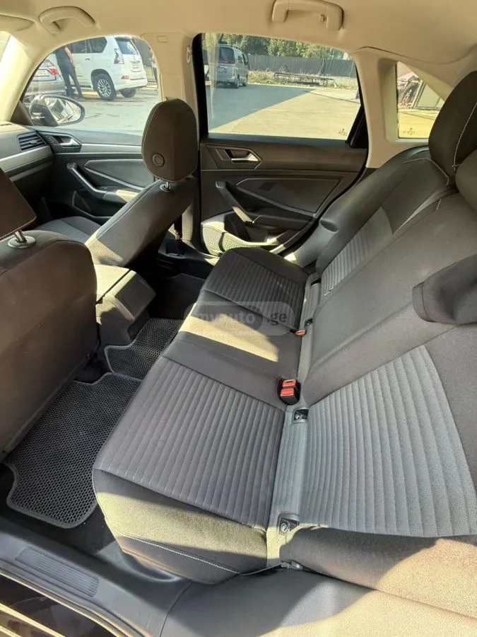 Volkswagen Jetta 2024 — миниатюра 3