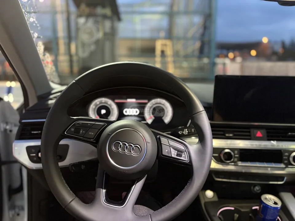 Audi A4 2025 — миниатюра 2