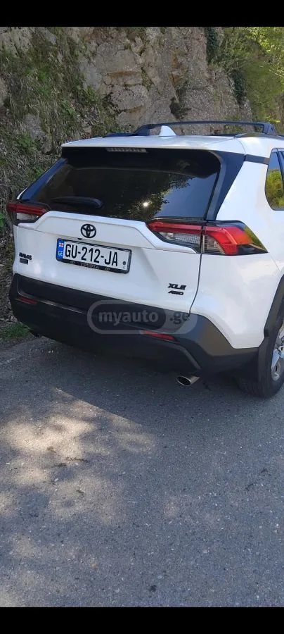 Toyota RAV4 2022 — миниатюра 2
