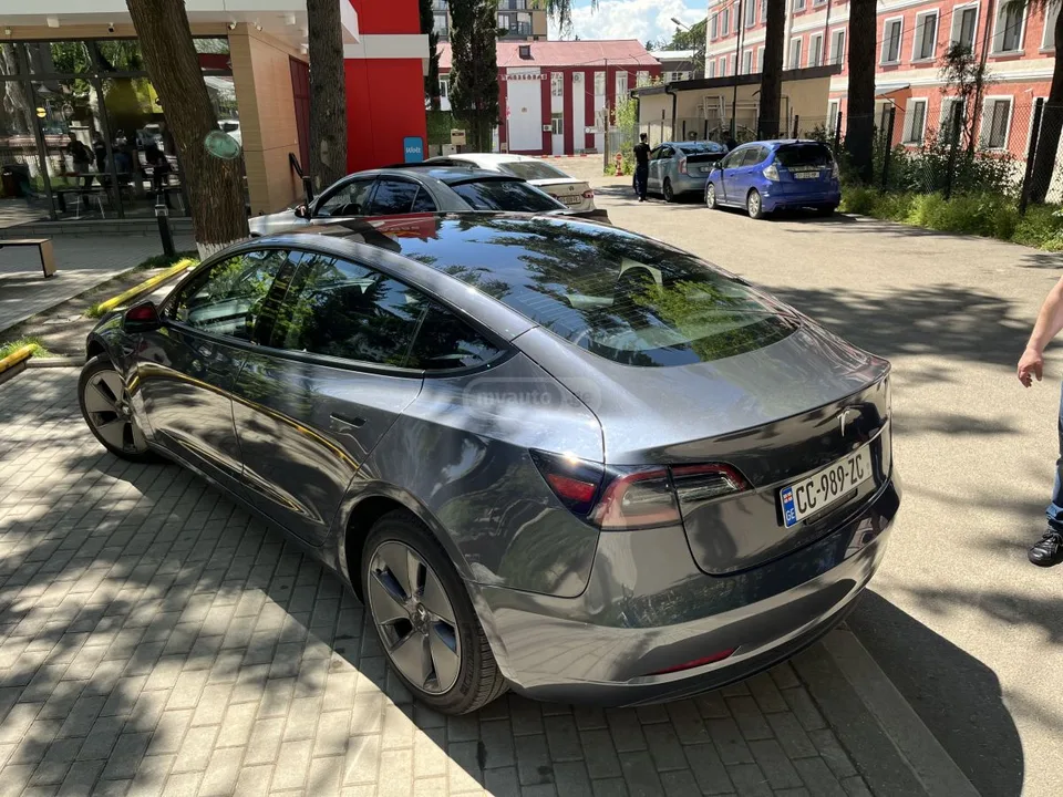 Tesla Model 3 Standart 2022 — миниатюра 2
