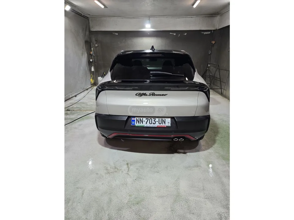 Alfa Romeo Junior 2025 — миниатюра 5