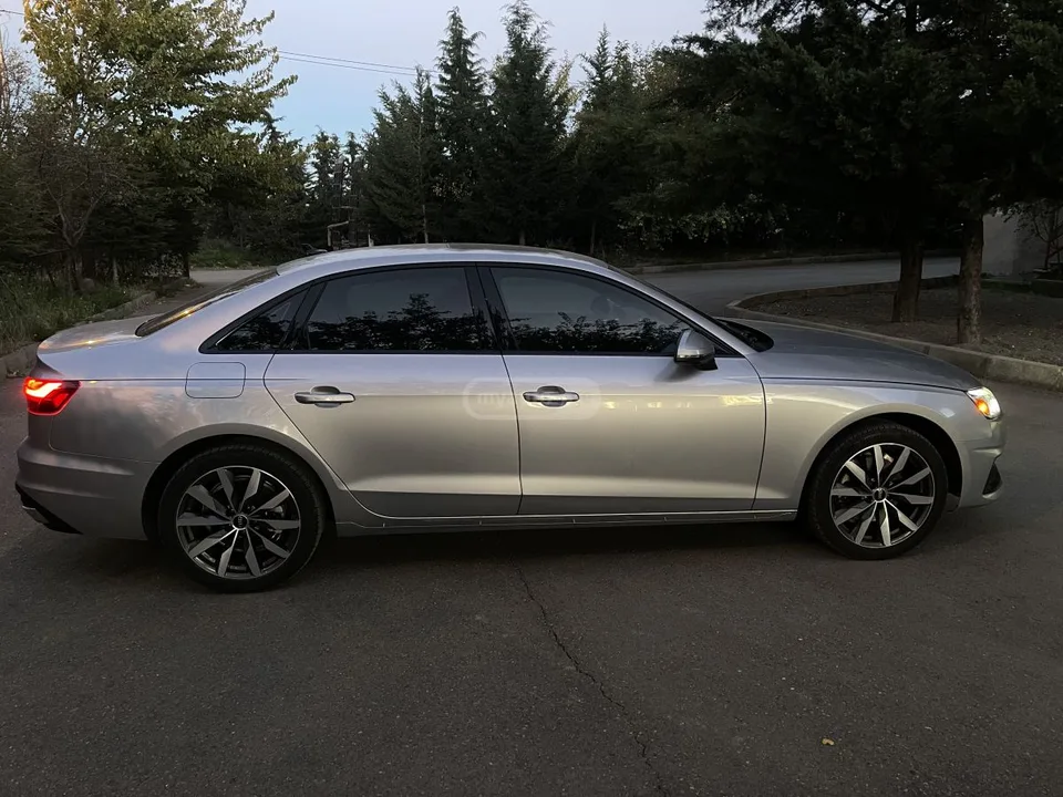 Audi A4 40 Premium 4dr All-Wheel Drive 2023 — миниатюра 4