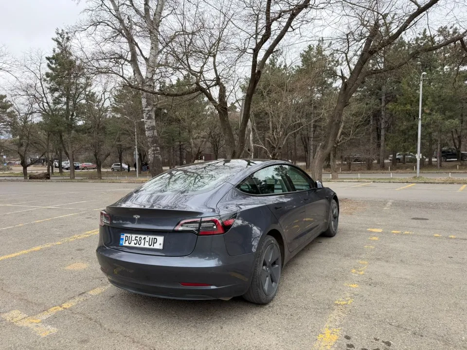 Tesla Model 3 2023 — миниатюра 5