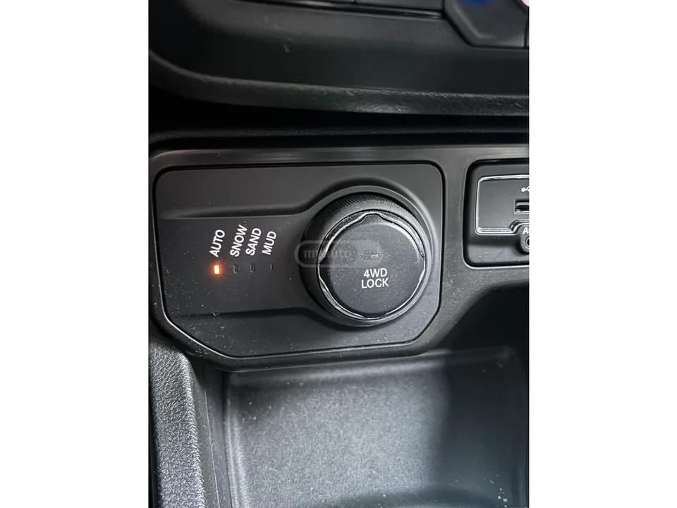 Jeep Renegade 2023 — миниатюра 3