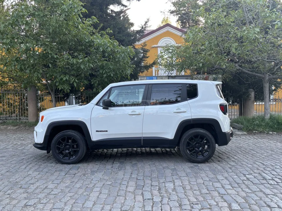 Jeep Renegade 2023 — миниатюра 4