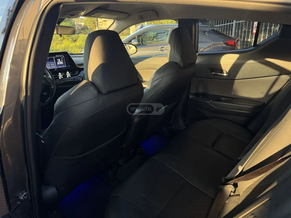 Toyota CHR Limited 4dr Front-Wheel Drive 2022 — миниатюра 3