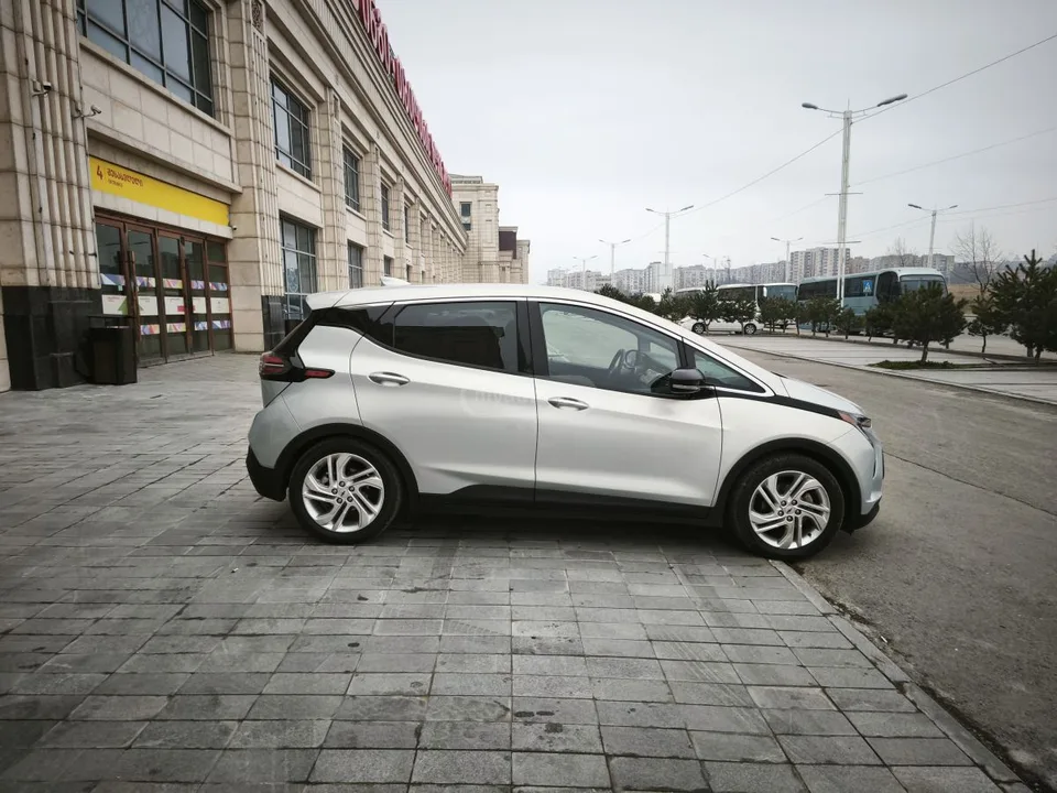 Chevrolet Bolt EV LT Front-Wheel Drive Automatic 2022 — миниатюра 3