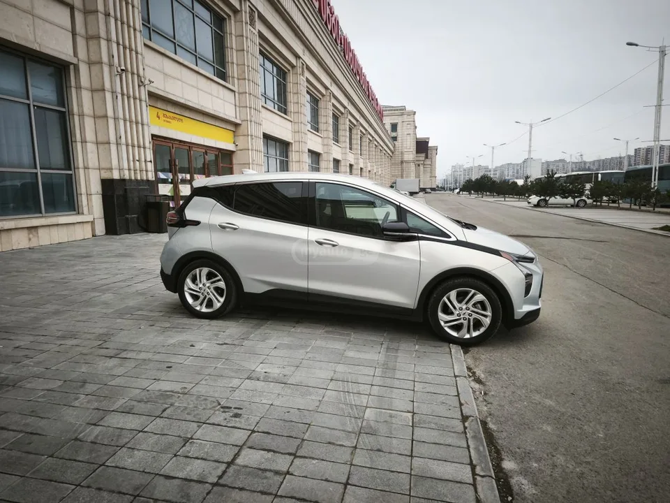 Chevrolet Bolt EV LT Front-Wheel Drive Automatic 2022 — миниатюра 4