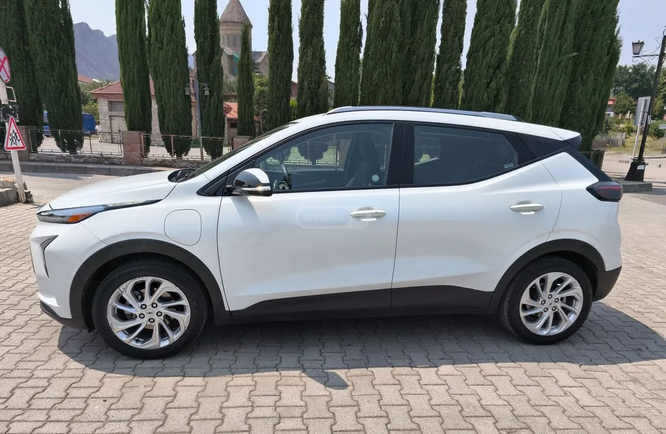 Chevrolet Bolt EUV 2023 — миниатюра 2