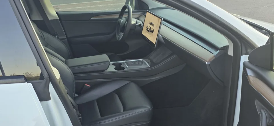 Tesla Model Y 2023 — миниатюра 4