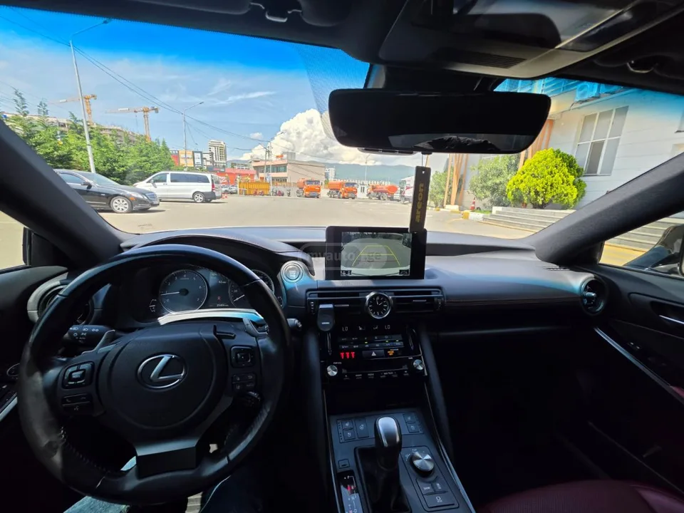Lexus IS 300 2023 — миниатюра 3