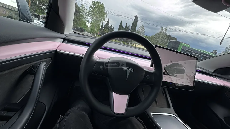 Tesla Model 3 2023 — миниатюра 3