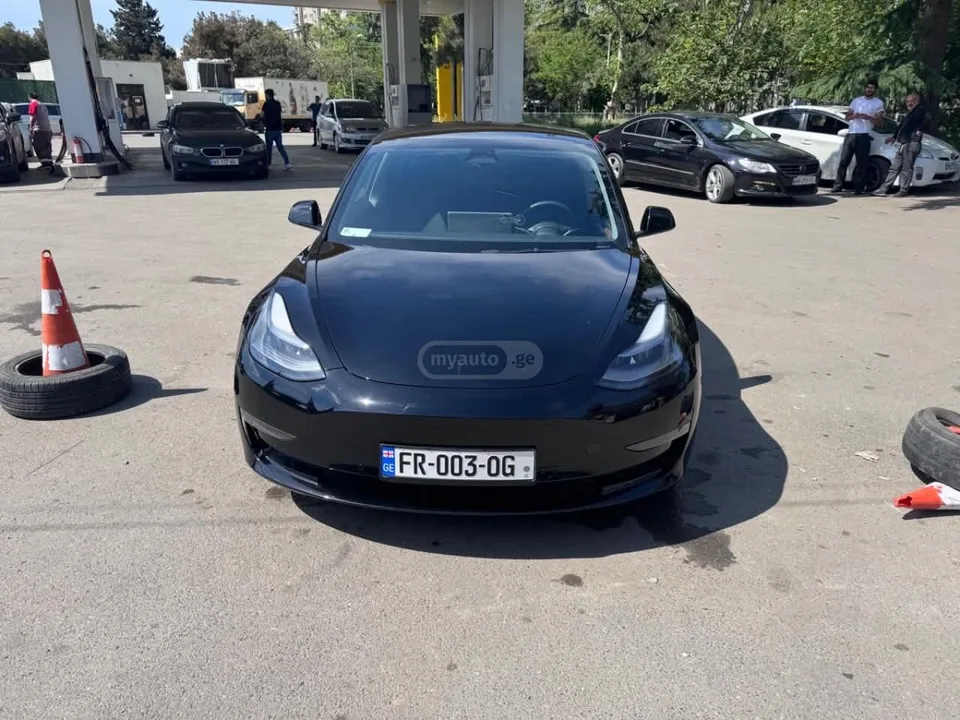 Tesla Model 3 2022 — фото 1, купить с доставкой в Москву