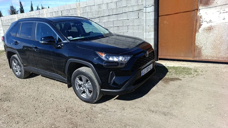 Toyota RAV4 LE 4dr All-Wheel Drive Automat 2022 — миниатюра 3