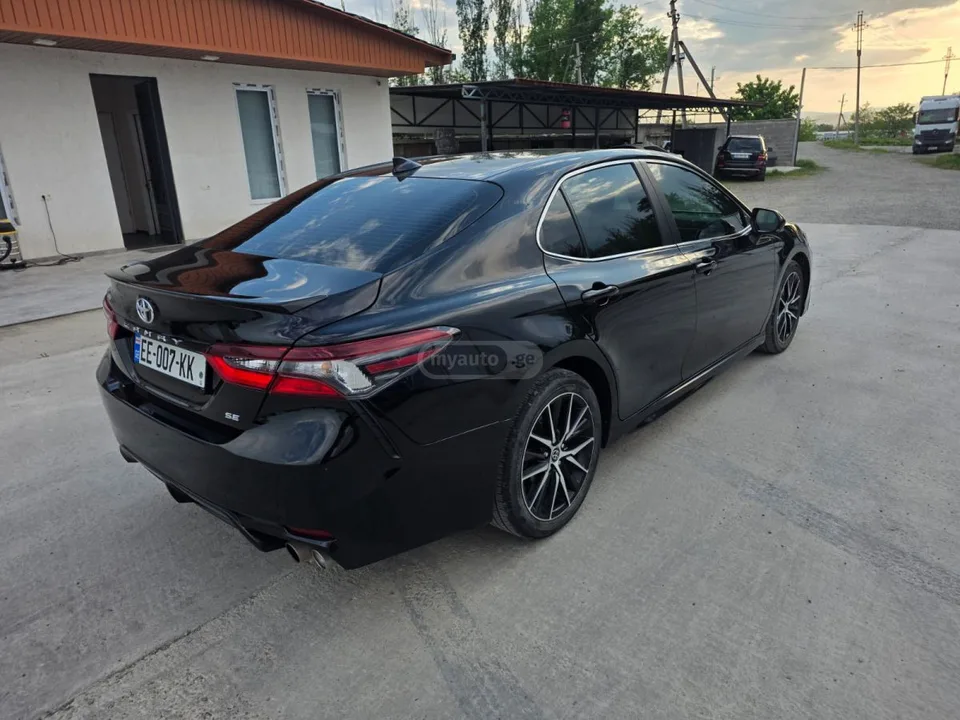 Toyota Camry SE 4dr Front-Wheel Drive Sedan 2023 — миниатюра 4