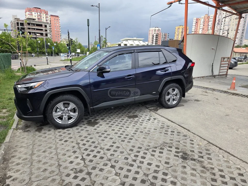 Toyota RAV4 XLE 4dr All Wheel Drive Automa 2024 — миниатюра 4