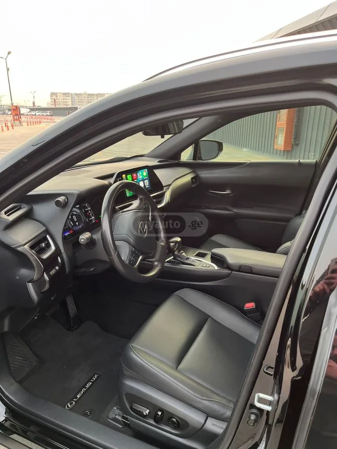 Lexus UX 250h Base 4dr Front-Wheel Drive CVT 2023 — миниатюра 3