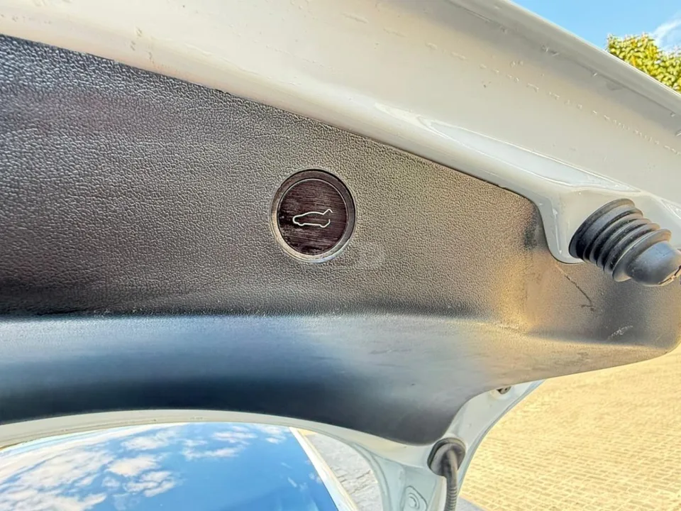 Tesla Model 3 2022 — миниатюра 3