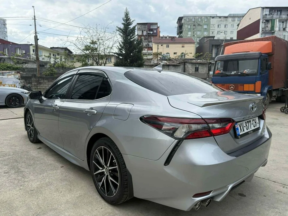 Toyota Camry SE 2022 — миниатюра 2