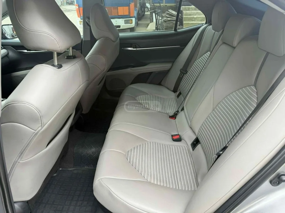 Toyota Camry SE 2022 — миниатюра 3