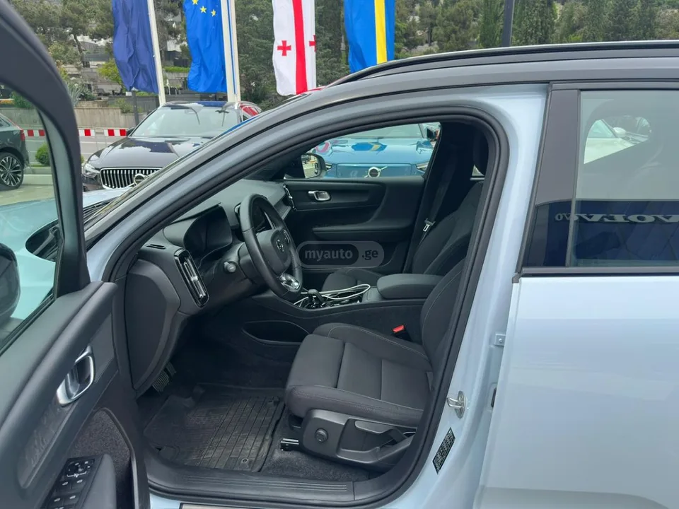 Volvo XC40 2024 — миниатюра 2