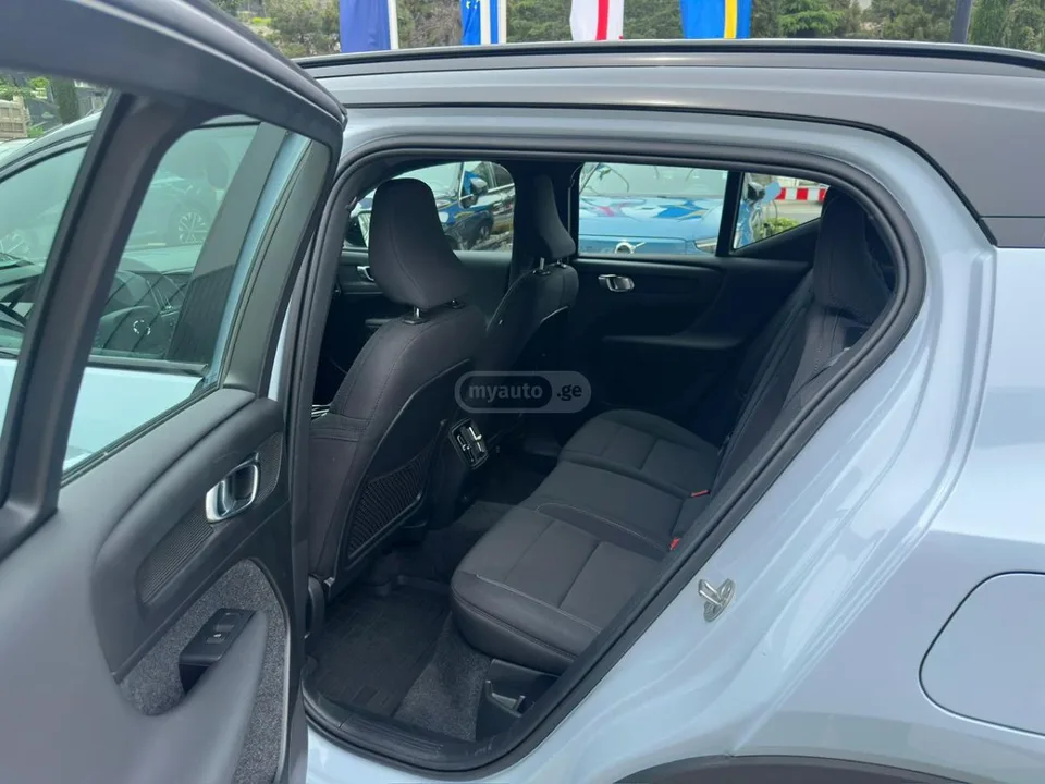 Volvo XC40 2024 — миниатюра 4