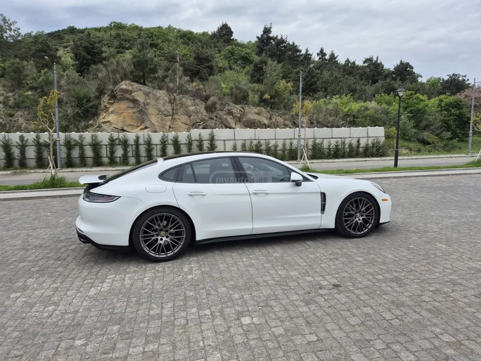 Porsche Panamera 2022 — миниатюра 2