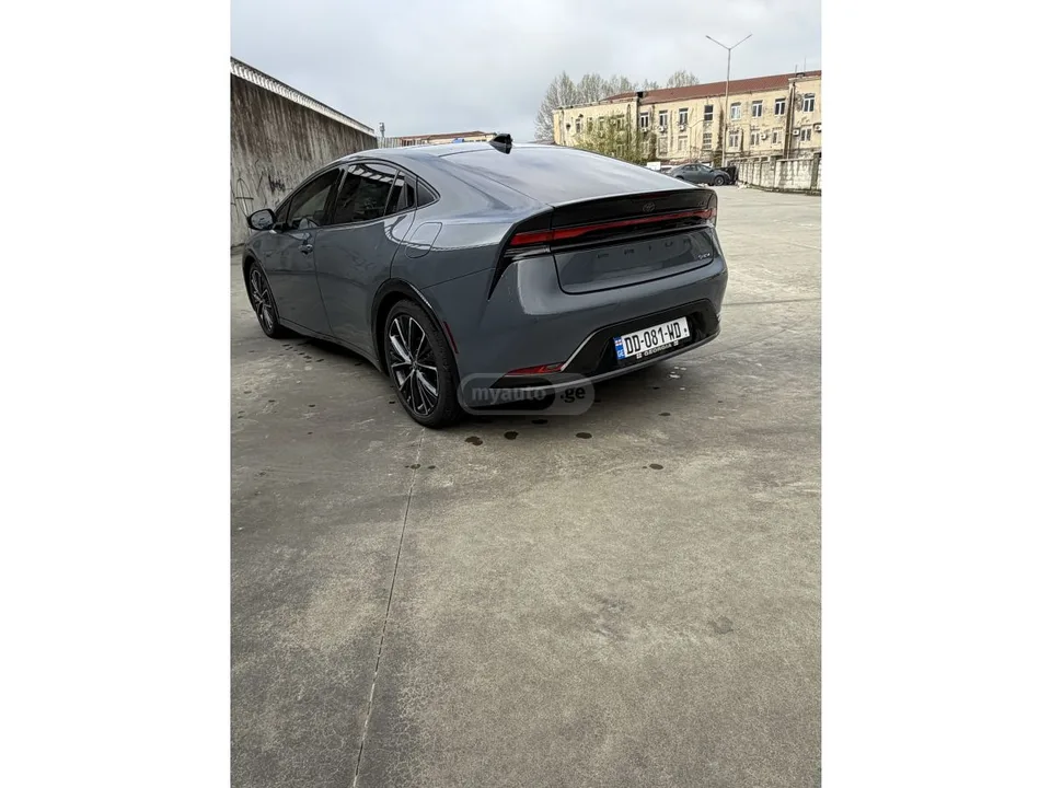 Toyota Prius 2024 — миниатюра 2