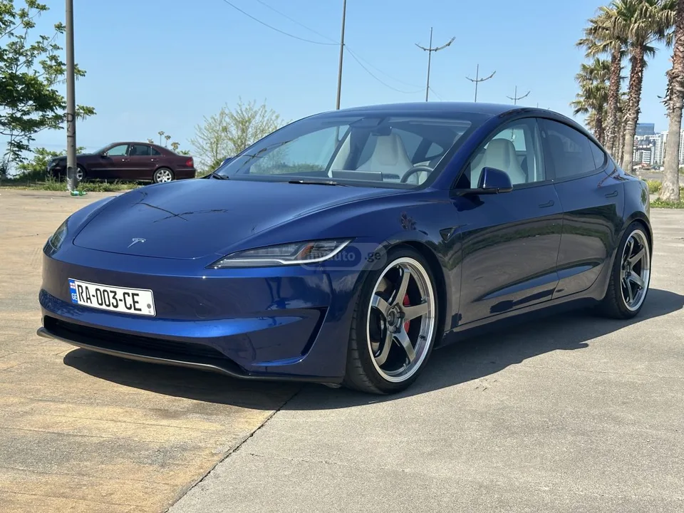 Tesla Model 3 2025 — миниатюра 4