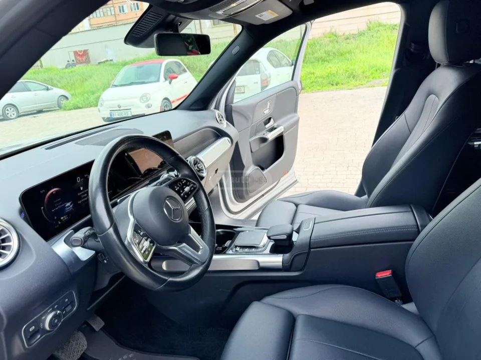 Mercedes-Benz EQB 300 2023 — миниатюра 3