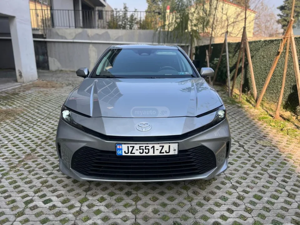 Toyota Camry le 2025 — миниатюра 2