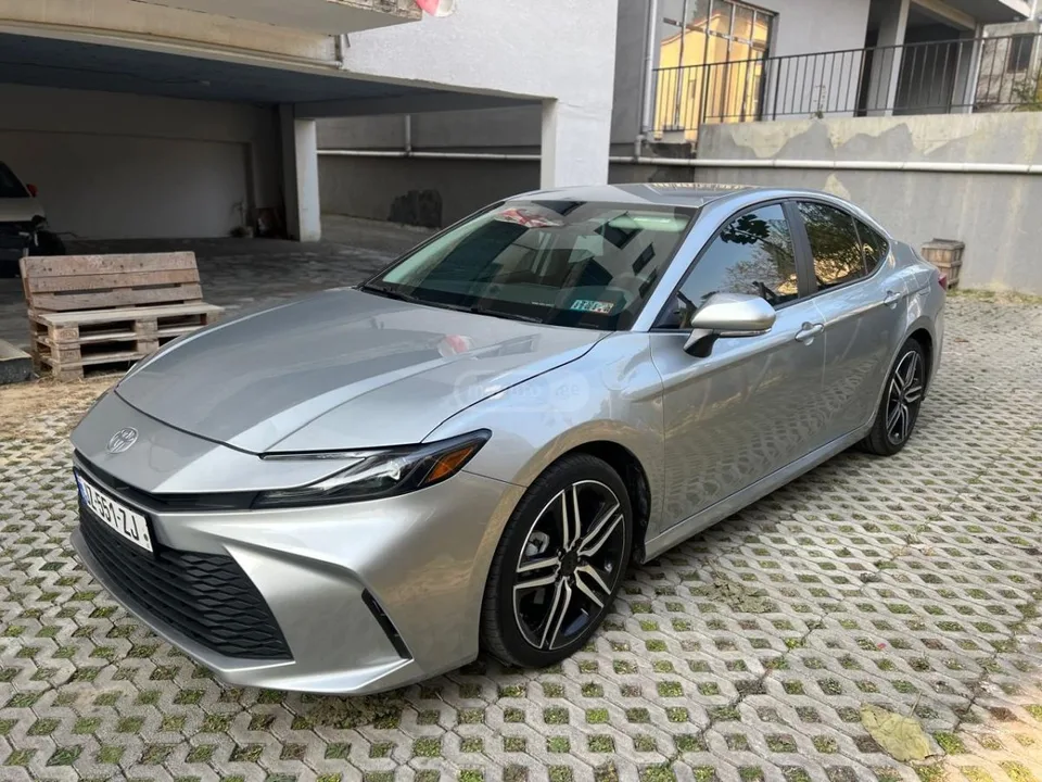 Toyota Camry le 2025 — миниатюра 3