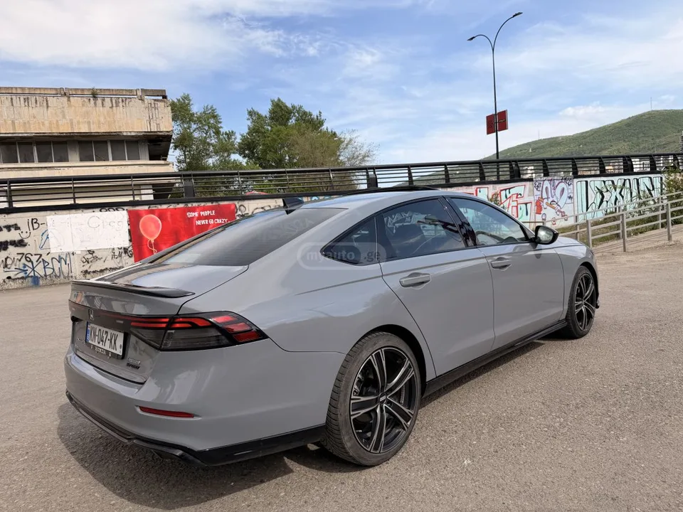 Honda Accord Hybrid Sport-L 2023 — миниатюра 4