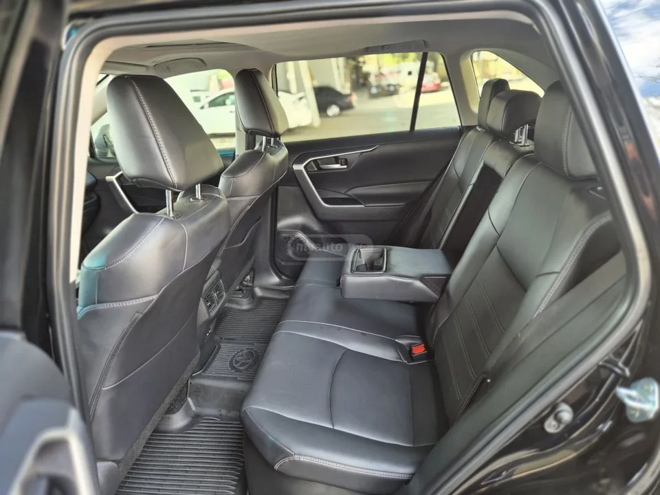 Toyota RAV4 XLE Premium 4dr All-Wheel Driv 2023 — миниатюра 3