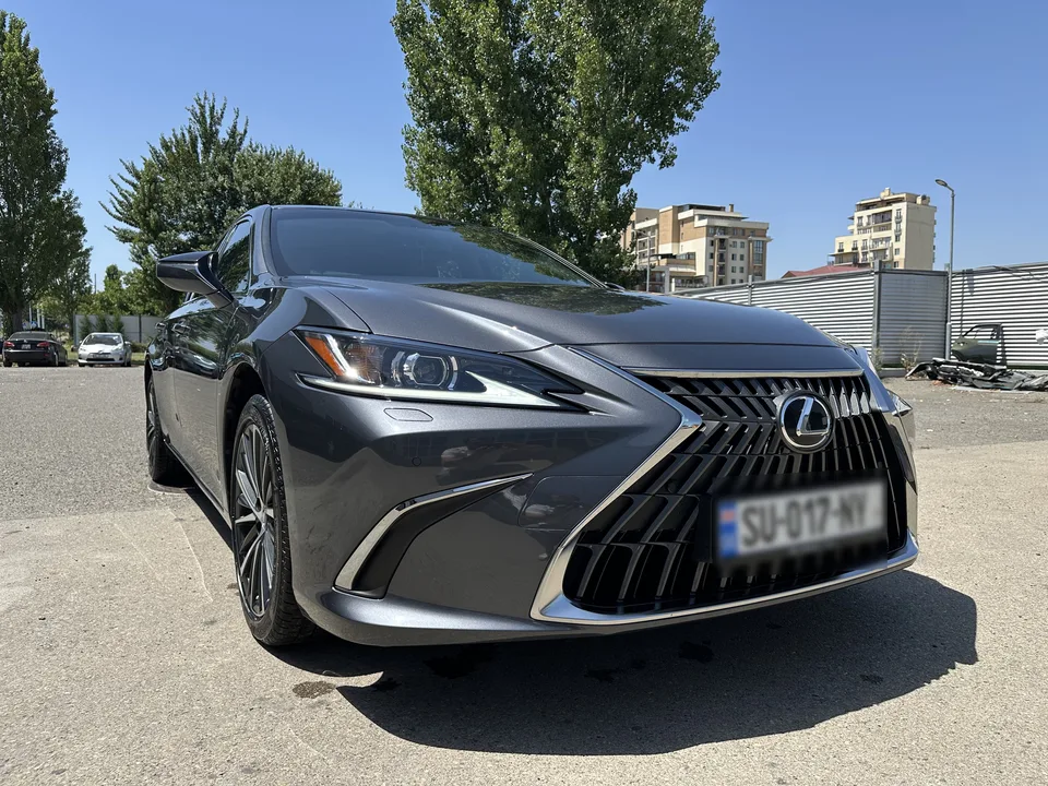 Lexus ES 250 Ultra Luxury 2022 — миниатюра 2