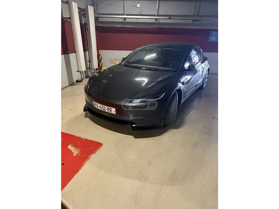 Tesla Model 3 2024 — миниатюра 2