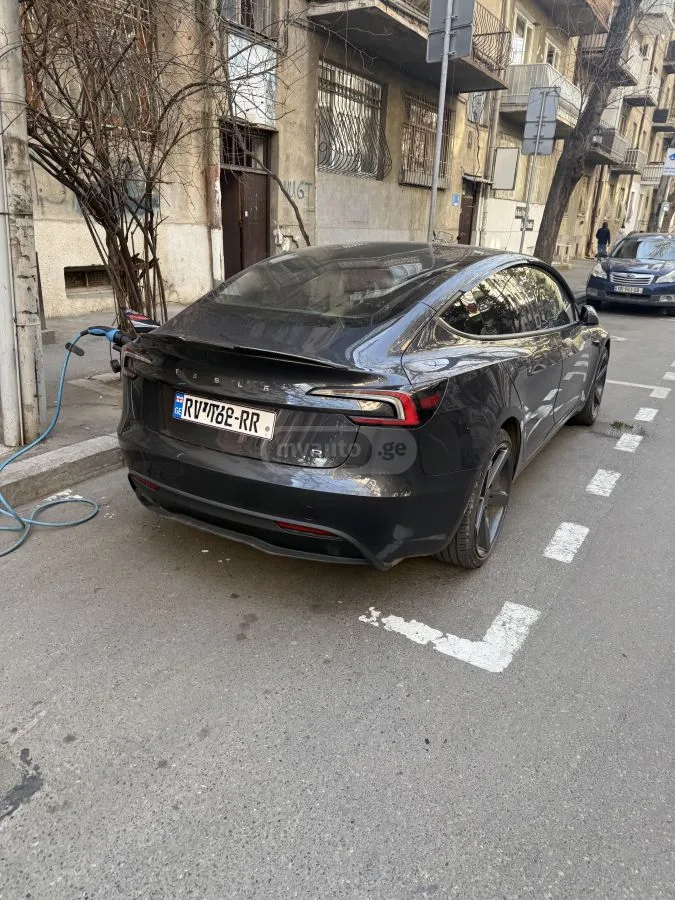 Tesla Model 3 2024 — миниатюра 3