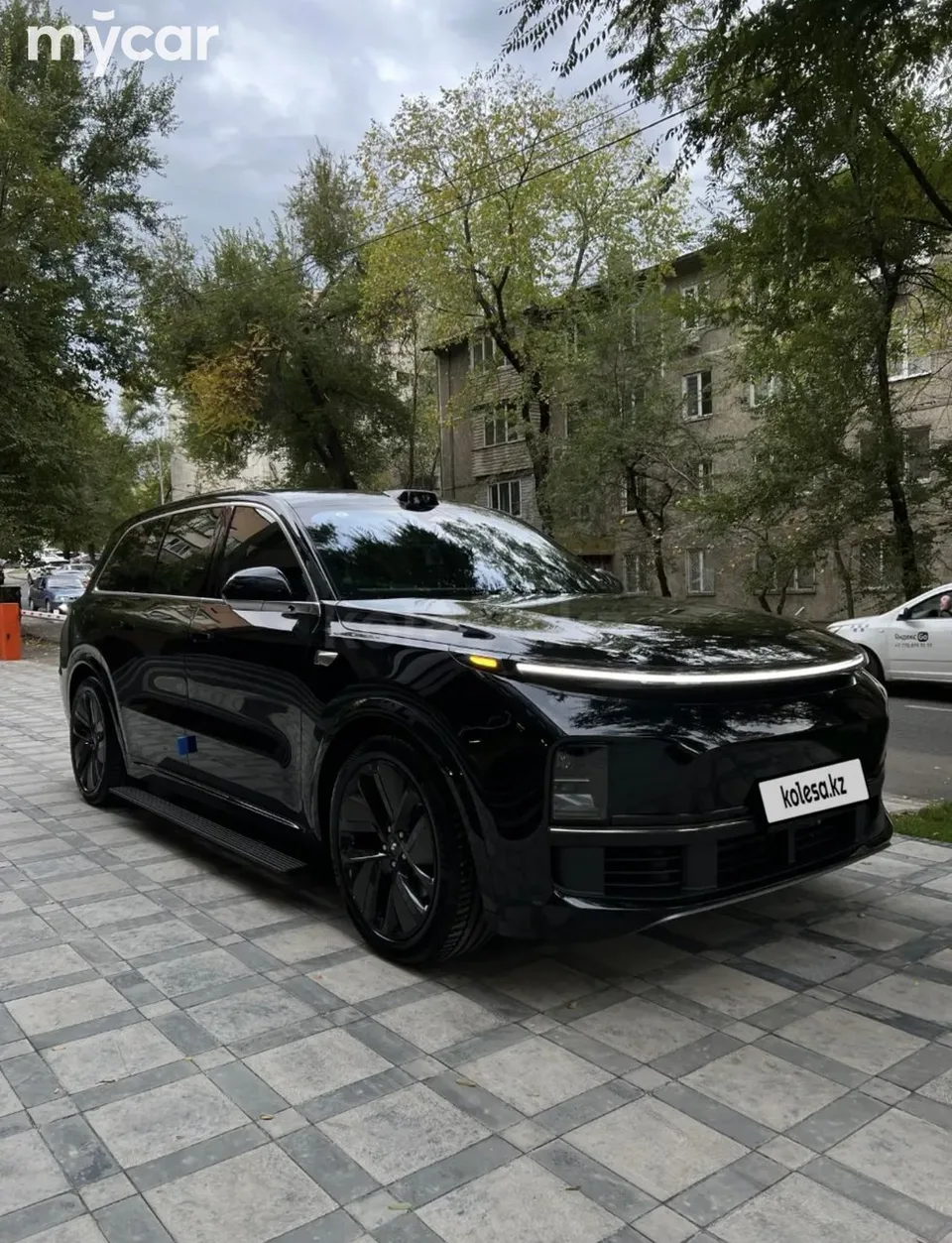 Li Xiang L9 2023 — фото 1, купить с доставкой в Москву