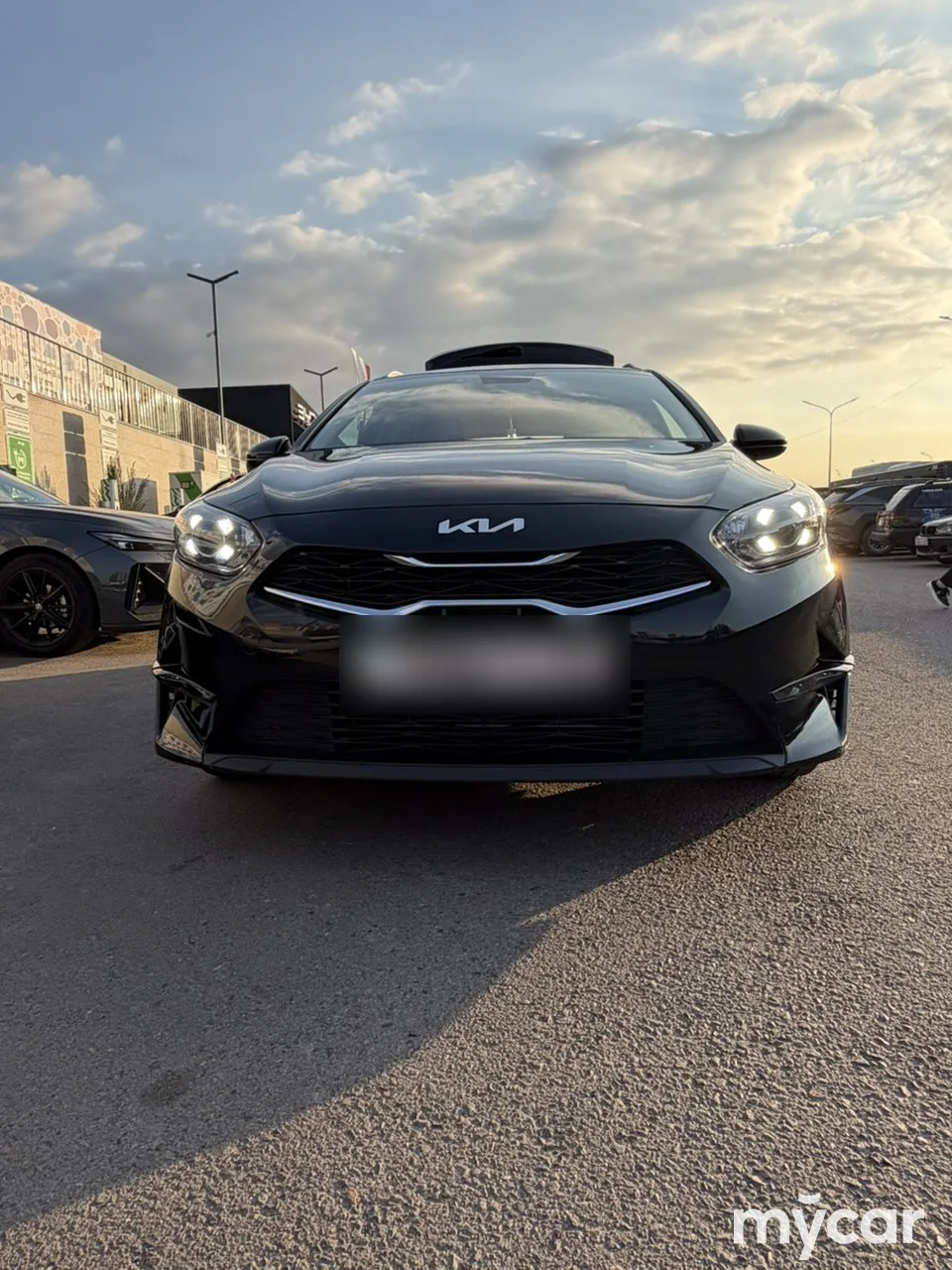 Kia Ceed 2023 — фото 1, купить с доставкой в Москву
