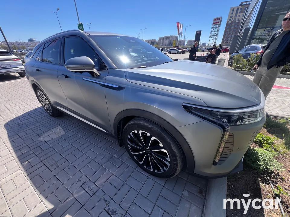 Exeed RX 2023 — фото 1, купить с доставкой в Москву