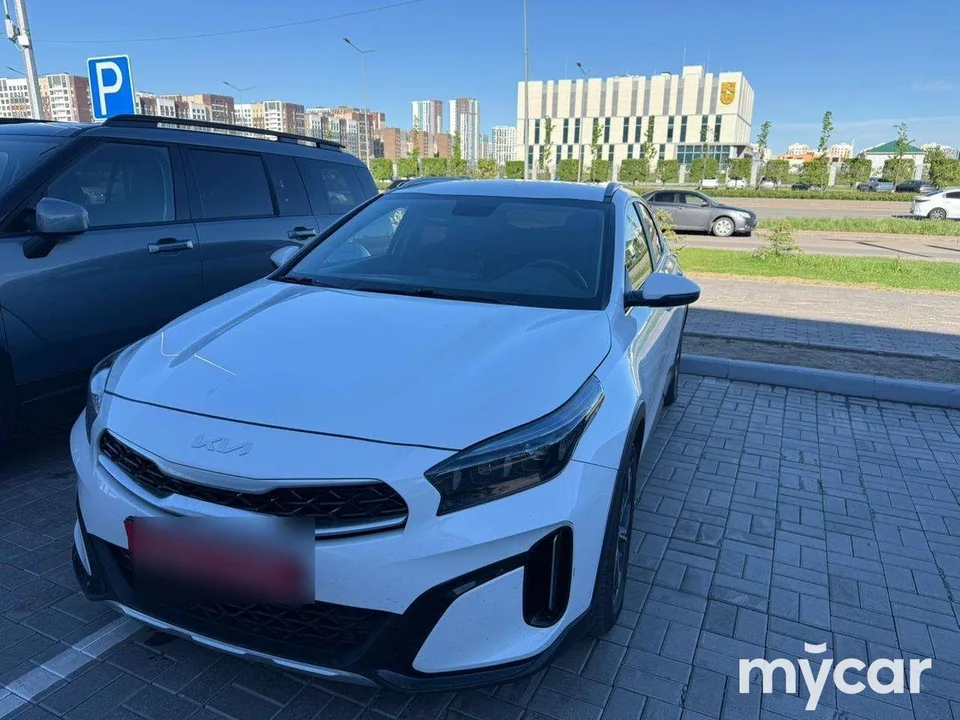 Kia Ceed 2023 — фото 1, купить с доставкой в Москву