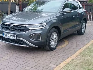 Volkswagen T-Roc 1.5 TSI Life 2022 — фото 1, купить с доставкой в Москву