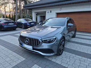 Mercedes-Benz Klasa E 220 d 4-Matic Exclusive 2022 — фото 1, купить с доставкой в Москву