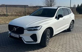 Volvo XC 60 B5 B AWD Plus Dark 2023 — фото 1, купить с доставкой в Москву