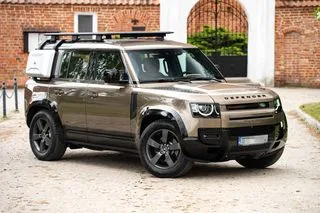 Land Rover Defender 3.0 D250 mHEV SEdona Edition 2022 — фото 1, купить с доставкой в Москву