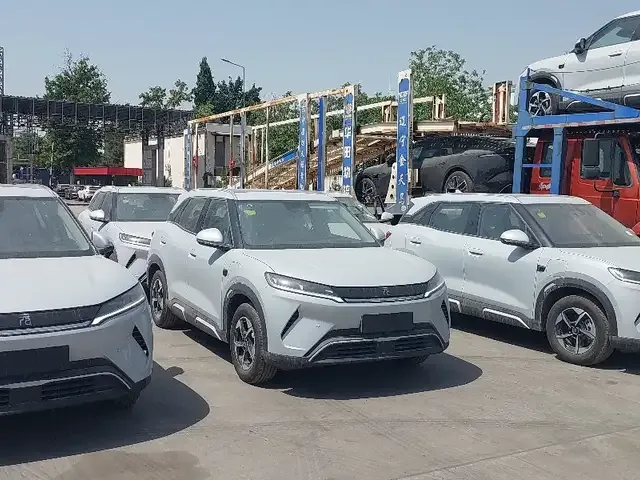 BYD Yuan Up 2025 — фото 1, купить с доставкой в Москву